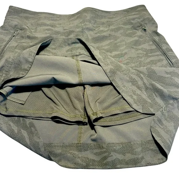 Orvis Green Camo Skort Sz Medium - Picture 5 of 10